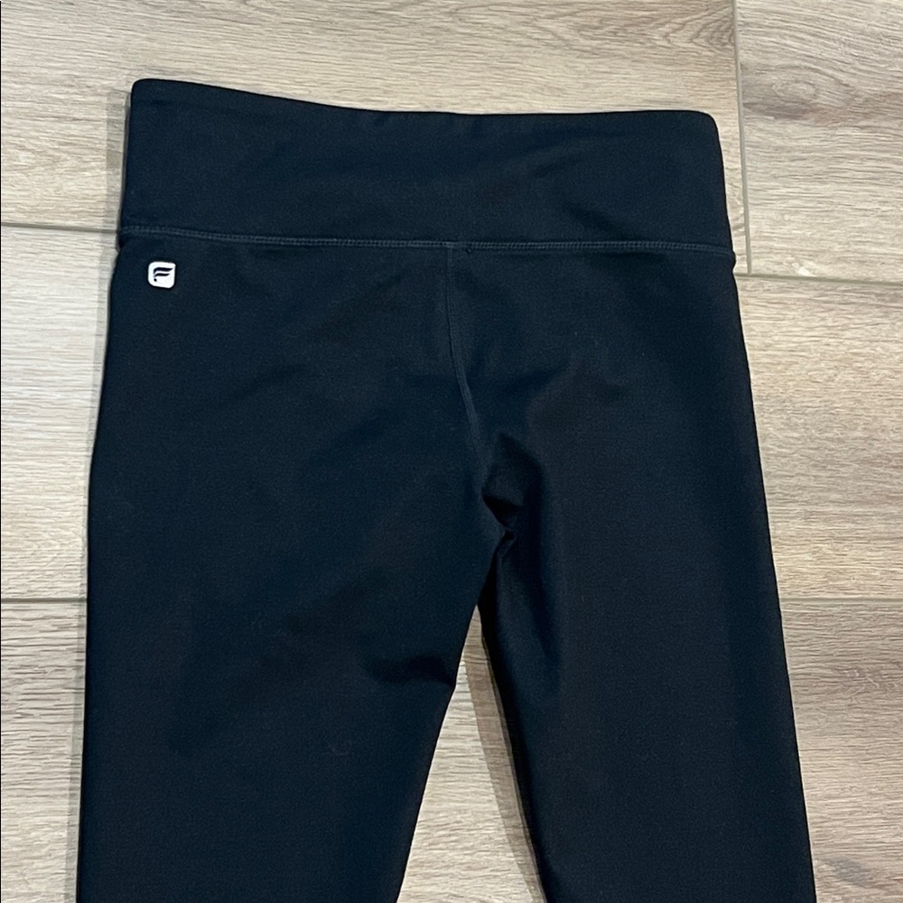 Fabletics Calf Length Cropped Athletic Workout Pants  Solid Black - Picture 9 of 9